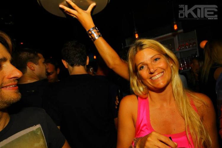 580203_565907966794496_1444113608_n