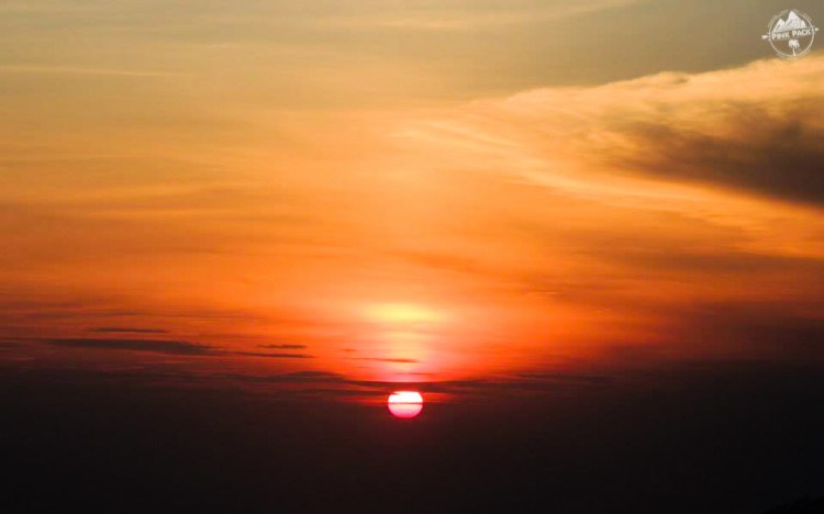 bali-yoga-teaching-laurie-pink-pack-14