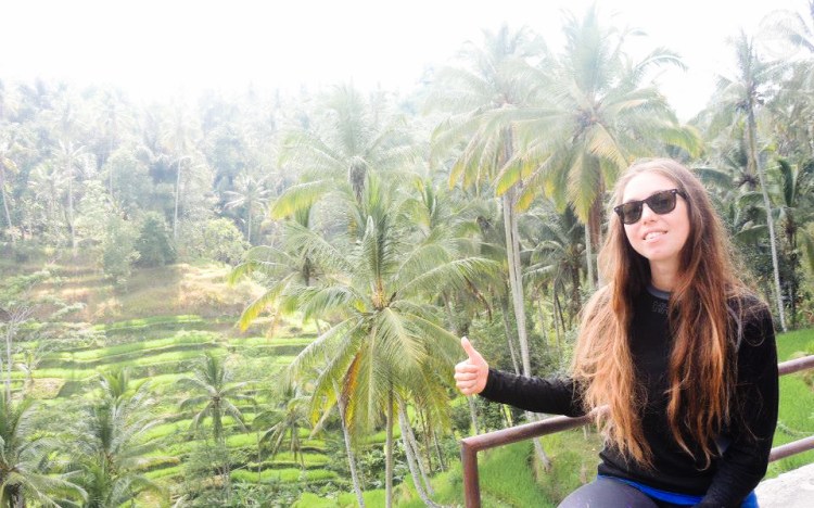 bali-yoga-teaching-laurie-pink-pack-16