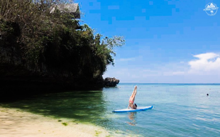 bali-yoga-teaching-laurie-pink-pack-19