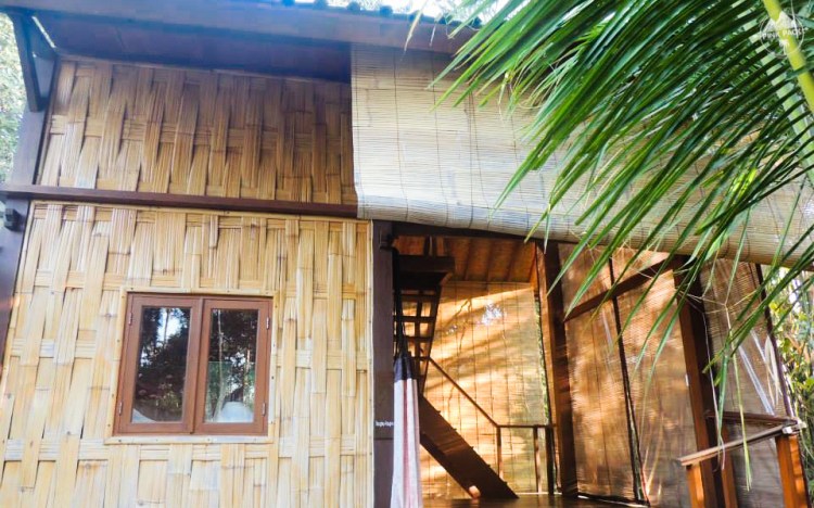 bali-yoga-teaching-laurie-pink-pack-8